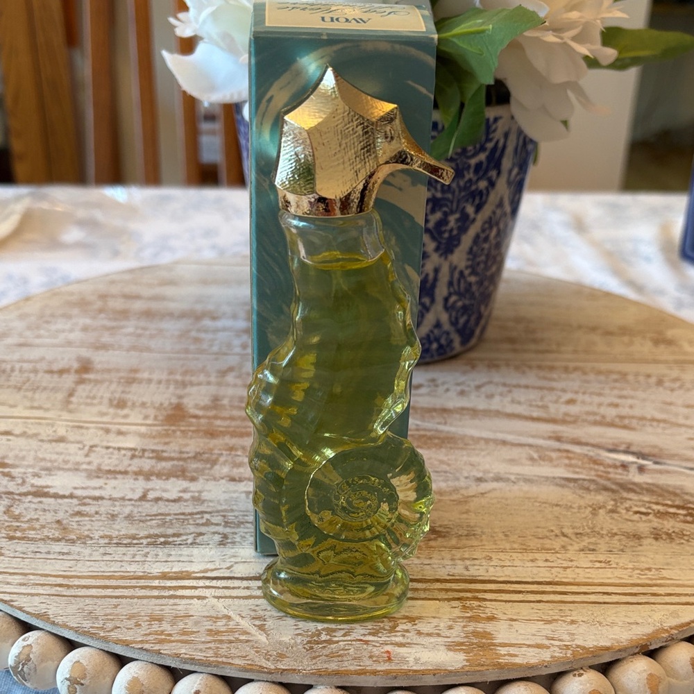 Vintage Avon Seahorse Glass collectible bottle